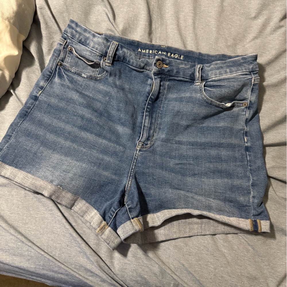American Eagle curvy high rise super stretch shorts